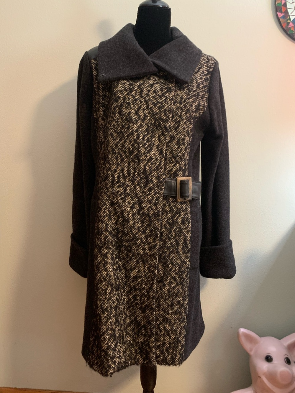 De Novo by Elizabeth Holliday Coat